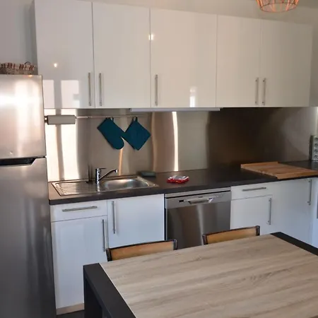 2 Pieces, Parking, Balcon, Proche Plage Apartment *