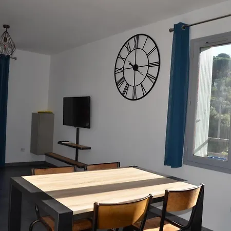 2 Pieces, Parking, Balcon, Proche Plage Apartment *