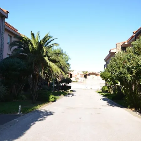 2 Pieces, Parking, Balcon, Proche Plage Apartment