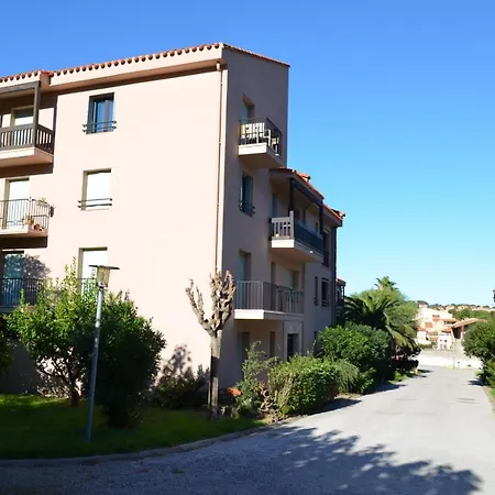 Apartment 2 Pieces, Parking, Balcon, Proche Plage